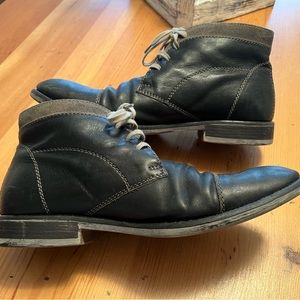 J&M Johnston & Murphy Black Leather Cap Toe Chukka